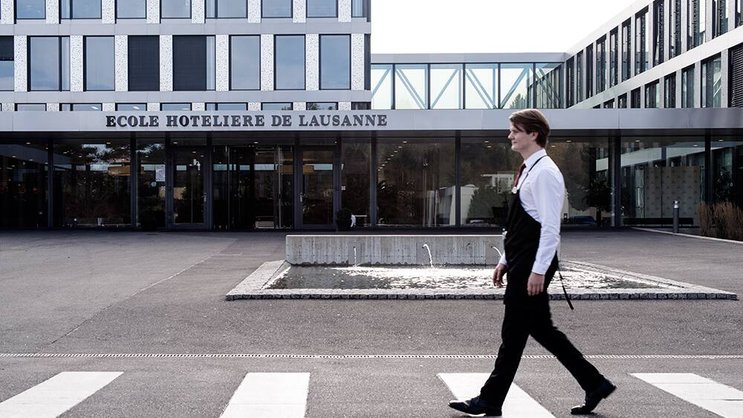 EHL Lausanne: 2600 Studenten aus 107 Nationen mit Durchschnittsalter 22.Fred Merz