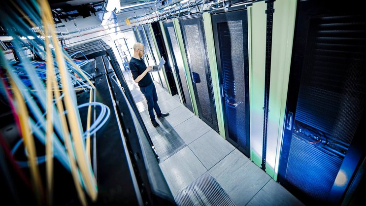 Master & Server: Gerade im KI-Zeitalter werden Cloud-Dienste immer wichtiger.