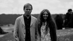 Sylvie Villa und Mark Miehlbradt sind Wissenschaftler mit Elektronik-, Physik- und Mikrotechnik-Hintergrund.