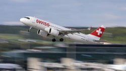 Die Lufthansa Group, zu der auch die Swiss gehört, lässt erneut den Sparhammer hinuntersausen.