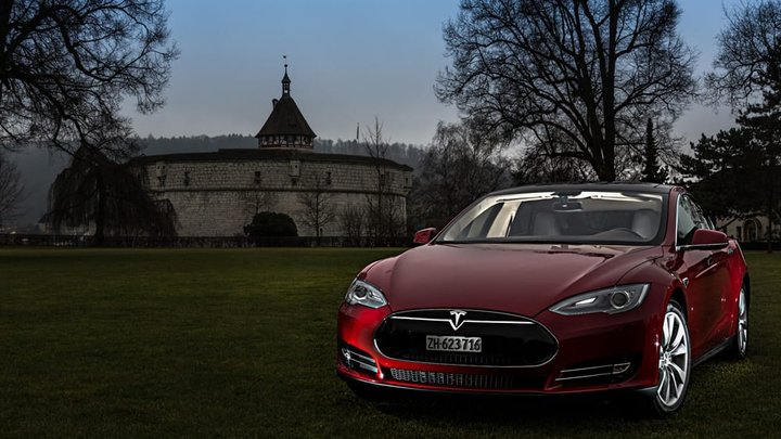 tesla-12.jpg