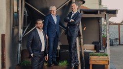 Senior Investment Advisor Sebastian Gras, der Leiter Privatkunden Daniel Kummer und Senior Berater Private Banking Michael Brotbeck (v.r.) von der Thurgauer Kantonalbank, dem Gesamtsieger.