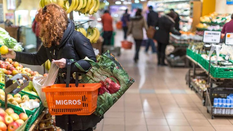 Einkaufen: Die Migros expandiert weiter. Keystone