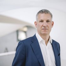 Erst seit September leitet Philipp Navratil den Nahrungsmittelkonzern, und schon muss er den grössten Rückruf der Firmengeschichte meistern. In einer Videobotschaft entschuldigte er sich.