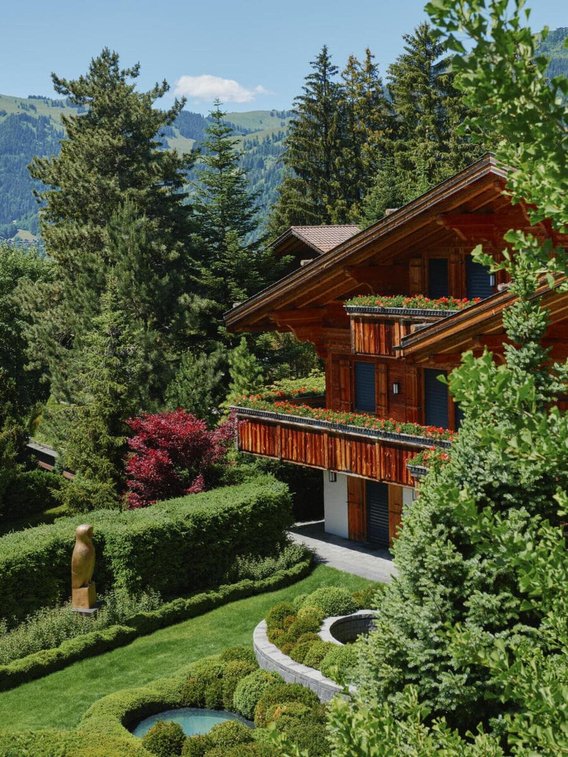 Solche Chalets können sich in Gstaad nur noch Multimillionäre leisten.