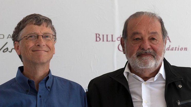 Bill Gates (l.) und Carlos Slim: Einer kann schmunzeln. (Bild: Bloomberg)