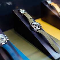 Ein Fetzchen Louis Vuitton oder Dior am Handgelenk – Zenith verarbeitet mit Nona Source zusammen Stoffreste von Luxusmarken zu Uhrenarmbändern.