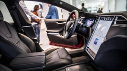 Tesla Model S: Kunden können neuerdings Fahrzeuge aus dem Fuhrpark des Autobauers erwerben.