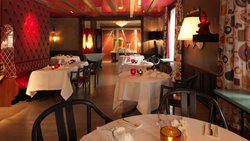 Die Speisen sind so farbenfroh wie das Interieur: Rico Zandonella und sein Feinschmeckertempel.