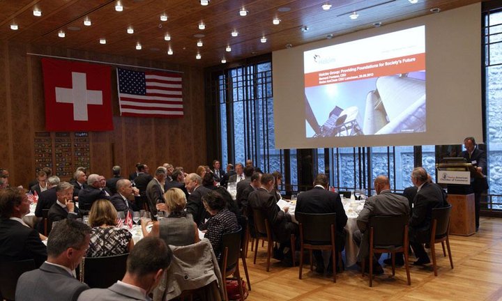 amcham_networking_fontana_zpi_2013-08-20_x9b1182.jpg