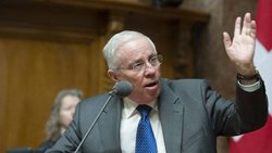 Christop Blocher: Nun sitzt er offiziell in der Baz. (Bild: Keystone)