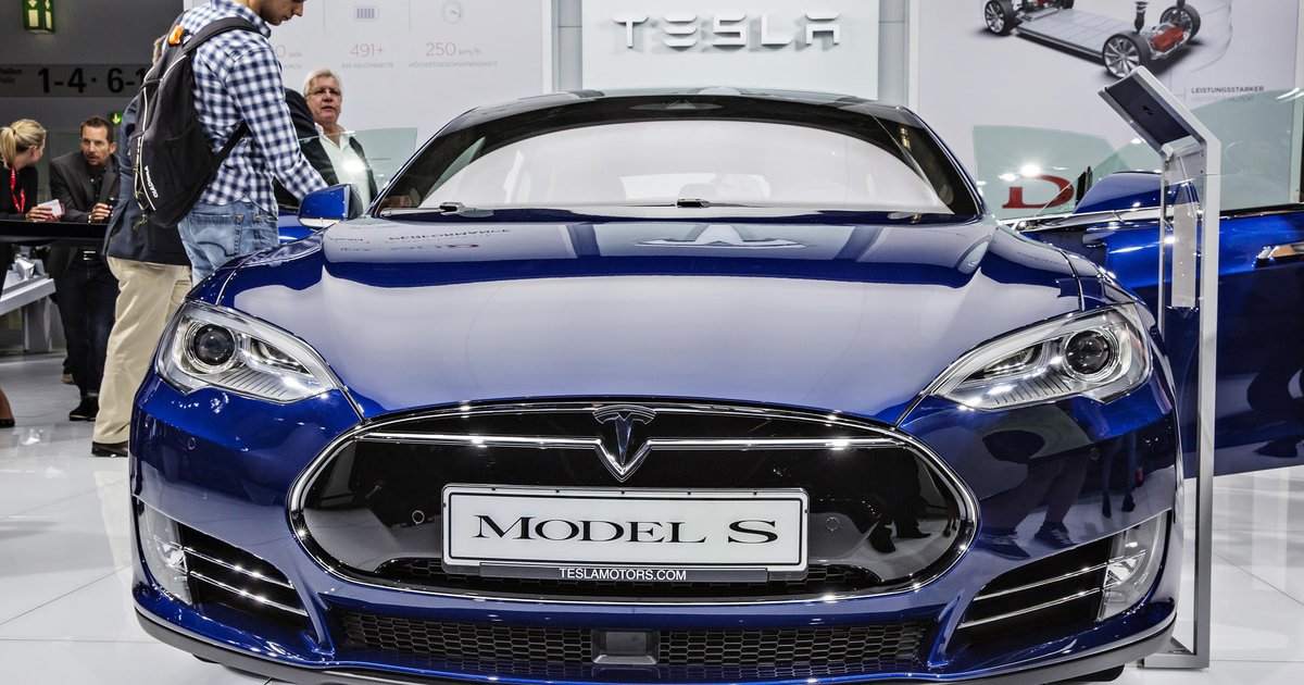 UBS hebt Tesla-Aktie auf neutral: Kursziel 352 Dollar