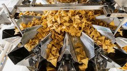 Die Schweizer Kundschaft knabbert gerne auch anderes als Pommes-Chips. Etwa Tortilla-Chips von MiAdelita nach mexikanischem Rezept.