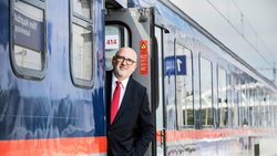 Andreas Matthä: Der ÖBB-Chef kann mit flächendeckendem Handynetz in den Zügen sowie mit störungsfreiem W-LAN punkten. In diesen Bereichen hinken die SBB hinterher.