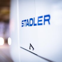 Logo von Stadler Rail: Die Aktie des Zugbauers hat seit dem Börsengang 2019 mehr als die Hälfte des Werts eingebüsst.