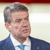 Colm Kelleher dementiert Verhandlungen mit der US-Regierung betreffend eines Wegzugs.