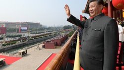 XI ALLMÄCHTIG: Präsident Xi Jinping nimmt auf Befindlichkeiten im Markt keine Rücksicht.
