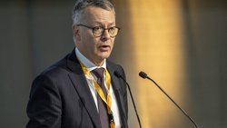 Diskrepanz: Sika unter Präsident Thierry Vanlancker (im Bild) und CEO Thomas Hasler brilliert mit den Geschäftszahlen, nicht aber auf dem Börsenparkett.