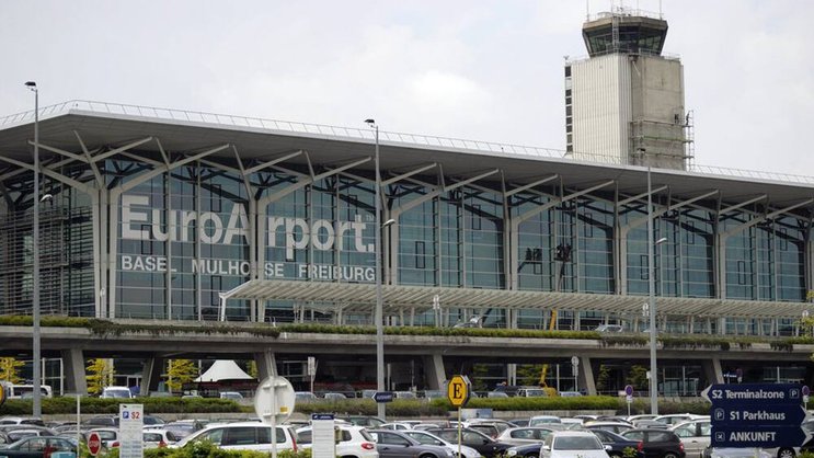 Euroairport Basel: Swiss will ab Ende Mai 2015 nicht mehr von und nach Basel fliegen. Keystone