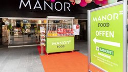Während Corona offen, ab 2027 an Coop ausgelagert: In Basel wird über die Zukunft des Lebensmittel-Supermarkts von Manor diskutiert (Archivbild 2020).