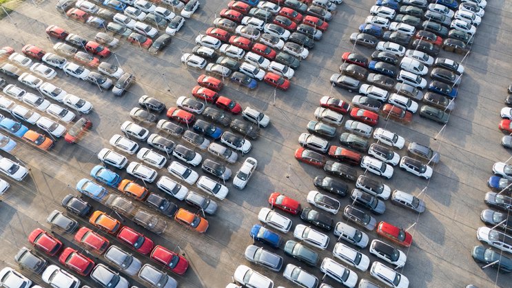 Der globale Automarkt ist 2025 moderat gewachsen. Er ist allerdings zweigeteilt. China bleibt der grösste und wachstumsstärkste Markt, während die Hersteller in Europa unter der asiatischen Konkurrenz ächzen.
