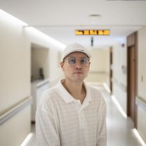 Michael Walters wurde in Shanghai wegen eines Non-Hodgkin-Lymphoms behandelt. 
