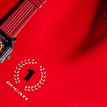Die Uhr Gerald Charles Maestro 4.0 Ducati 30° Anniversario 916 vereint zwei Welten in einem Zeitmesser.