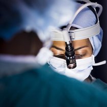 Chirurgin bei der Arbeit: In Sachen Kardiologie ragt das Universitätsspital Zürich heraus.