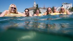 Freizeit: Junge und alte Menschen sind mit ihrer freien Zeit zufrieden.  Keystone