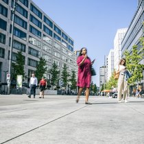 Europa in Zürich: Viele Expats arbeiten in der Zürcher Europaallee und geben im Businessviertel mit globalen Unternehmen ihr Geld aus.