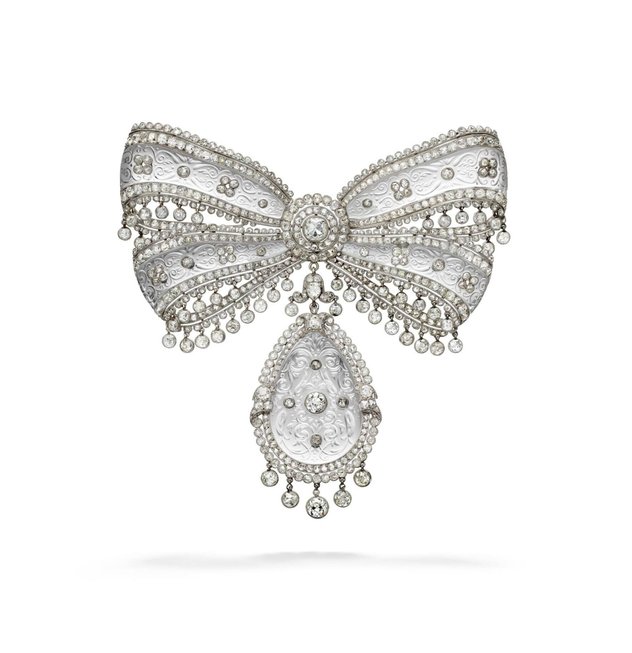 Stomacher Brosche