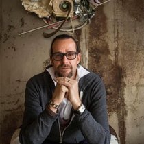 Hotelier und Architekt Heinz Julen will das Problem auf Zermatter Boden lösen und das Dorf entlasten.