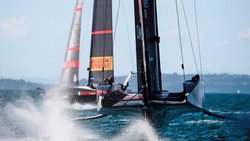 Luxusuhren segeln zum Cup-Finale.