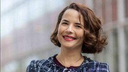 Daniela Frau ist Dozentin an der School of Management & Law der ZHAW. Sie forscht und berät zum Thema Diversitätsmanagement in Schweizer Organisationen sowie zu inklusiven Führungsmodellen.