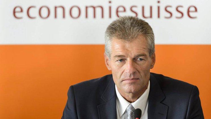 Economiesuisse-Präsident Heinz Karrer: Der neue Kodex ist in der Kritik. Keystone
