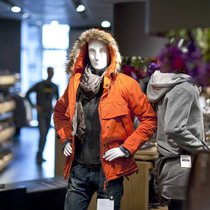 Hochpreis bei Migros? Herren-Bekleidungs-Abteilung im «Globus»-Warenhaus Zürich.