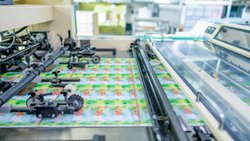 Hightech-Nötli: Für die hohe Sicherheit der Frankennoten sind zehn Produktionsschritte nötig.