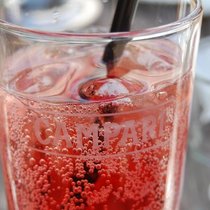 Campari: Kauft für viel Geld in Frankreich ein.  Flickr