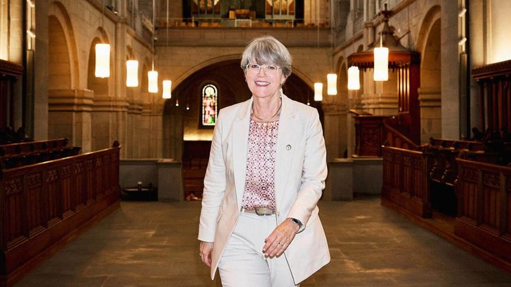 Rita Famos – hier im Zürcher Grossmünster – ist selbstkritisch und will die Reformierten fit für die Zukunft machen.