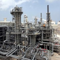 In Katar wurde die Flüssiggasanlage Ras Laffan beschädigt. Dadurch fällt rund ein Fünftel der LNG-Produktion über Jahre aus.