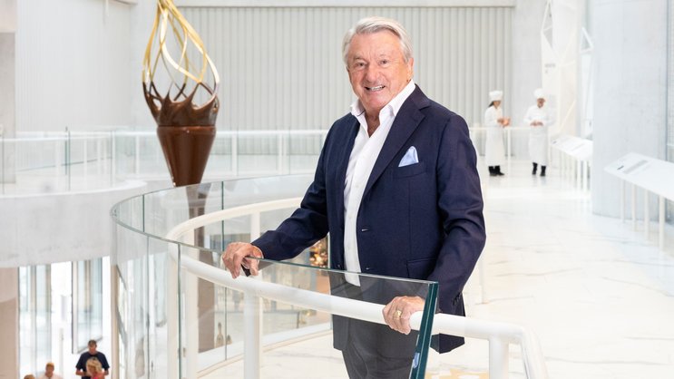Ernst Tanner, Lindt-Patron seit 33 Jahren. Er steht auf der Kommandobrücke in Kilchberg.