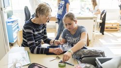 Wird das Rentenalter erhöht, folgt auch die Wirtschaft, so die Expertin.