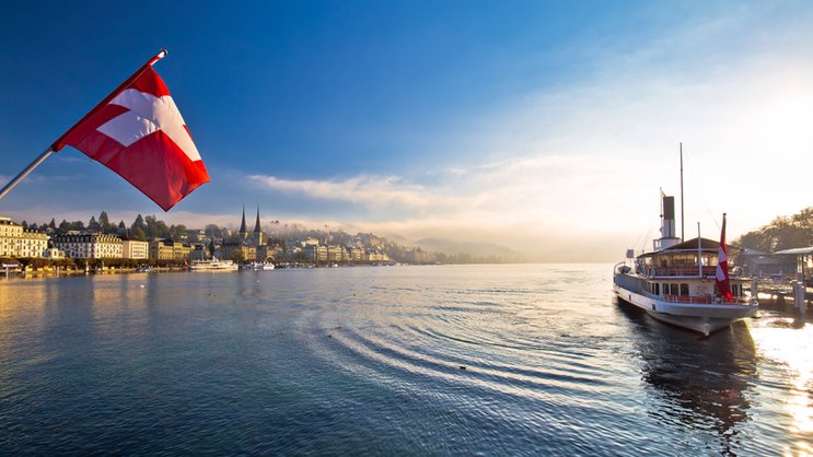 Schiffe bei Luzern auf dem Vierwaldstättersee: Der Kanton Luzern hat neu die tiefsten Unternehmenssteuern der Schweiz.