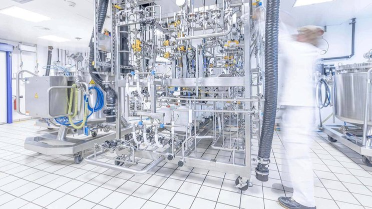 Bachem-Chef Thomas Meier baut die Produktionskapazität bis 2030 nicht zuletzt wegen der boomenden Abnehmspritzen massiv aus.