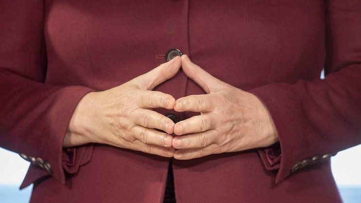 Merkel-Raute: Hände kann man in erfolgreiche Vorträge einbeziehen. Keystone