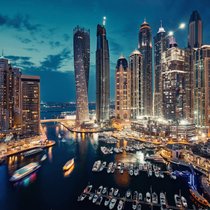 Statt in die Wüstenmetropole Dubai (im Bild) oder in das 140 Kilometer entfernte Abu Dhabi zieht es reiche Touristen gerade zunehmend auf das ruhige Mallorca.