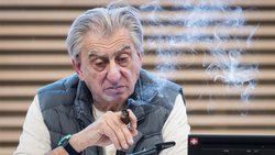Nick Hayek sieht den Schweizer Industriestandort bedroht.