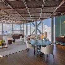 Mitten im Schweizer Bergidyll trifft Luxus auf spektakuläre Architektur.