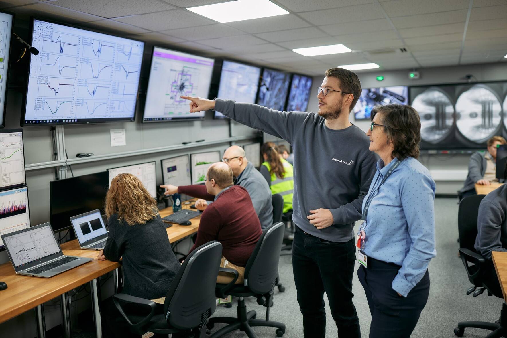 CockpitDas Steuer- und Kontrollzentrum des Tokamak-Energy-Reaktors.
