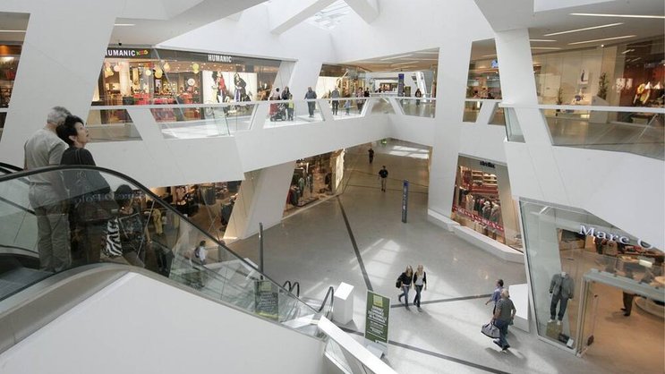Shopping-Center Westside bei Bern: Der Online-Handel holt auf. (Bild: Keystone)